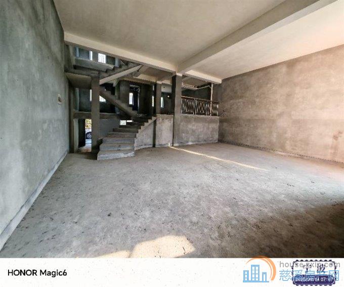 城区2间3楼国有出让错层别墅