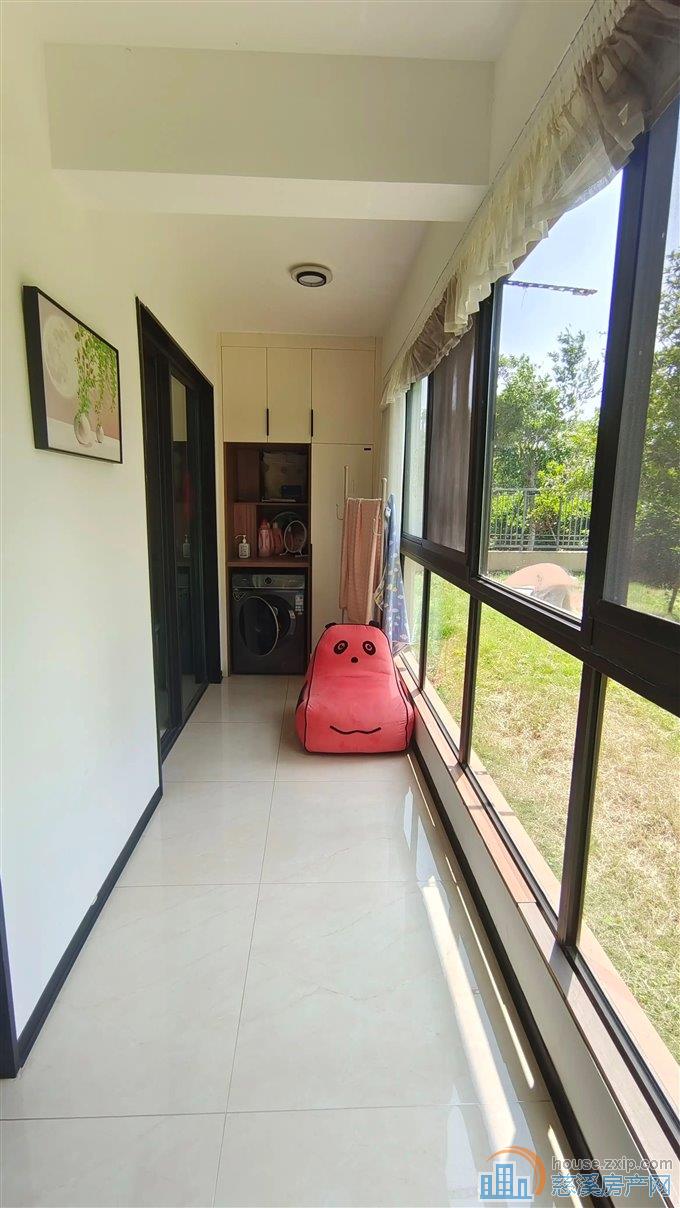 品尚居81平85万精装送菜园