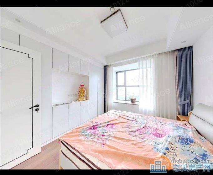 捡漏花样年144平带车位黄金楼层精装