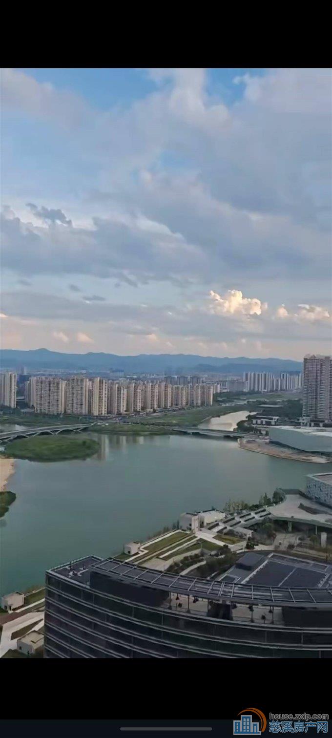 云顶前排视野193平白坯车位628万