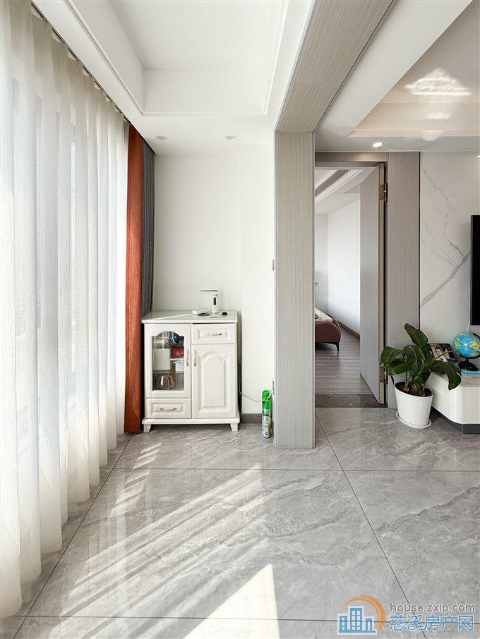 凤鸣梧桐府143平162.8万精装送车位