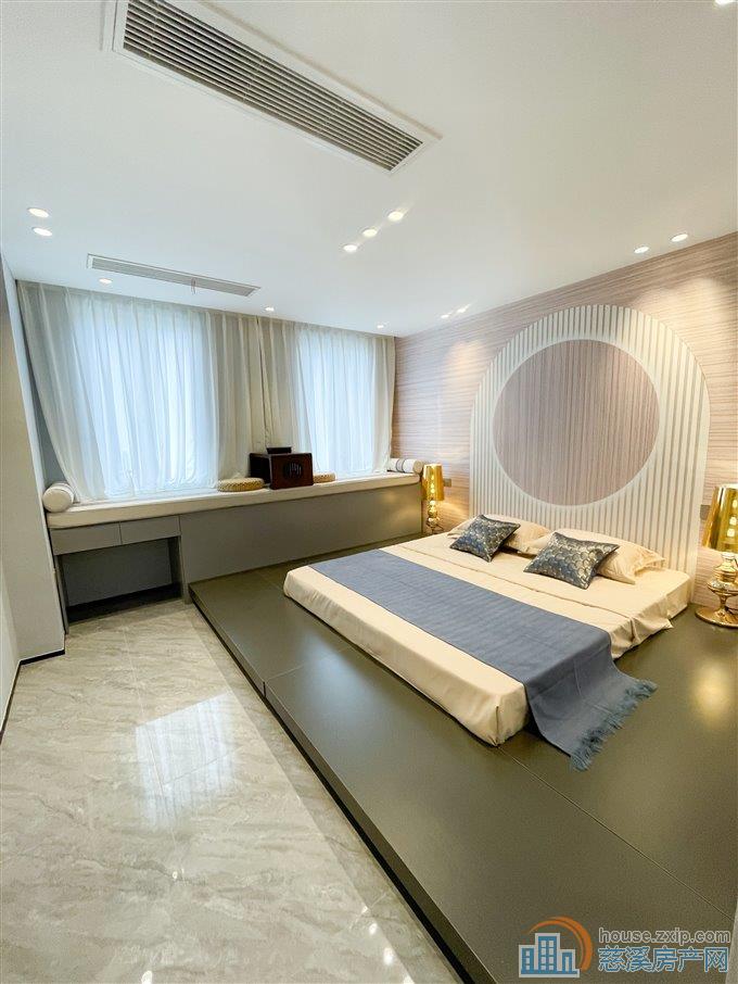 特价 裕嘉小区豪装50万左右 送车位