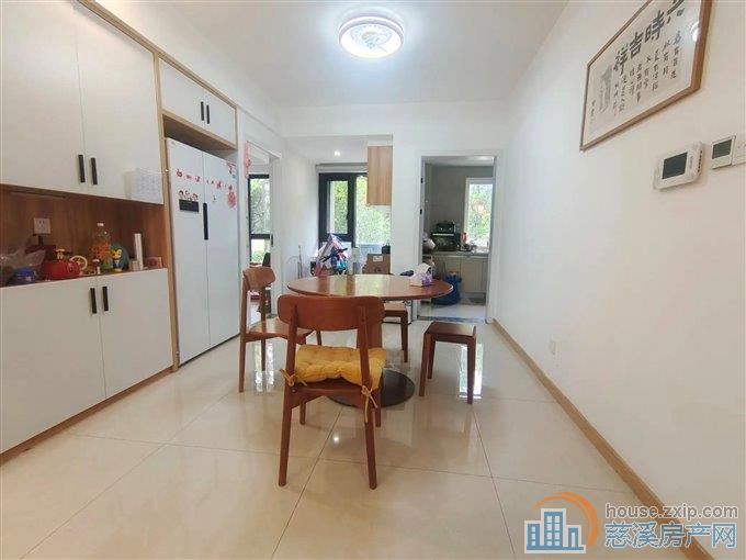 金仕华庭120平168万精装修三居室