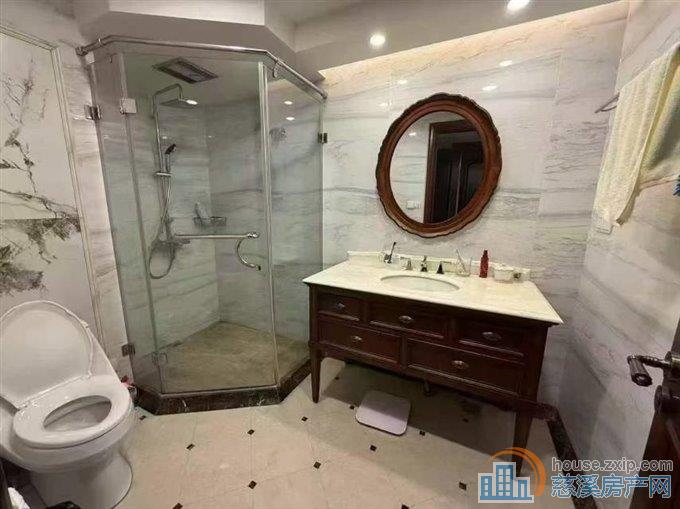 绿城玫瑰园165平+车位精装375万