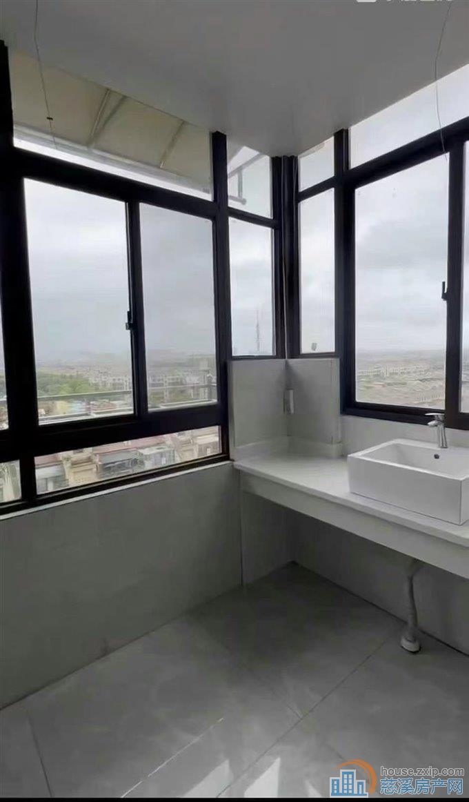 星光家园二期85平精装车位88.8万