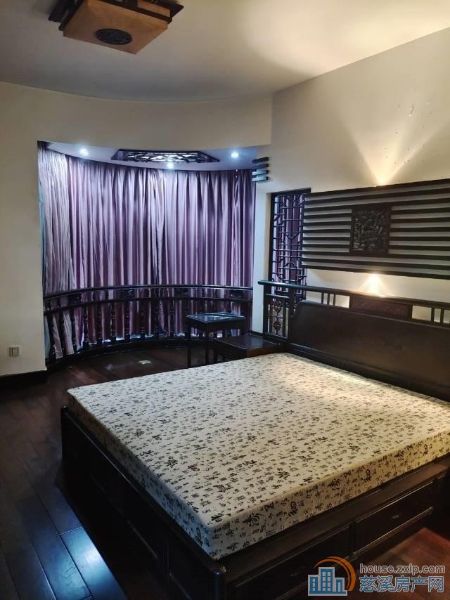 东方明珠洋房5楼208平精装双车位216万直