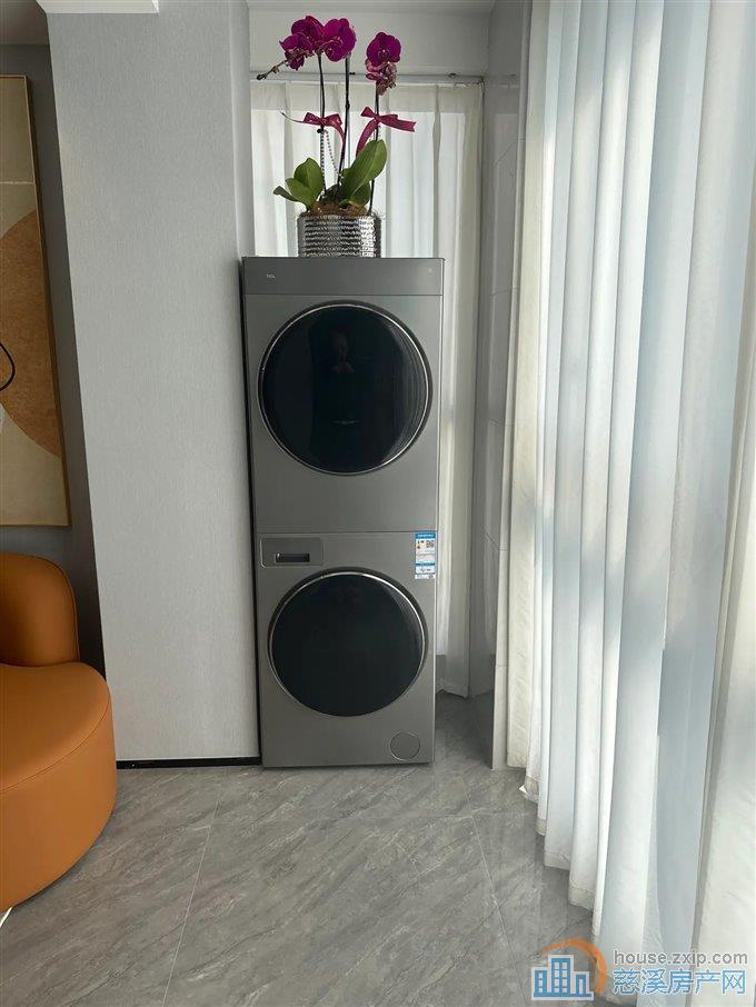 裕嘉小区107平精装带车位138万