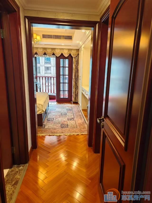 绿城玫瑰园精装165平十车位一间