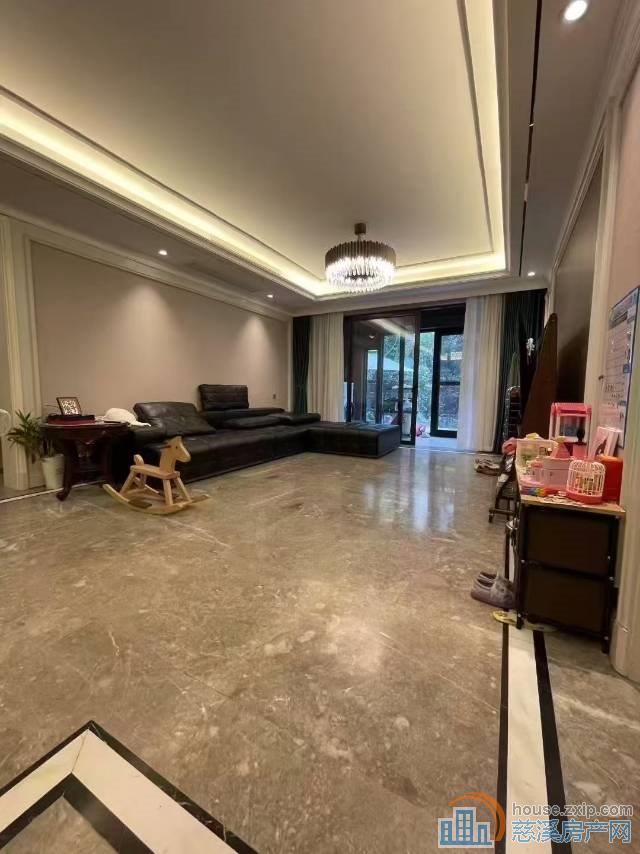 中海湖心半岛洋房一楼135平498万