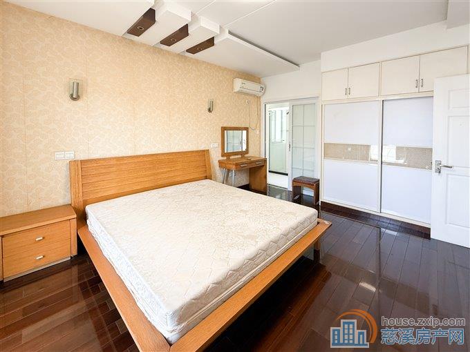 实验公寓166平162.8万实验书包