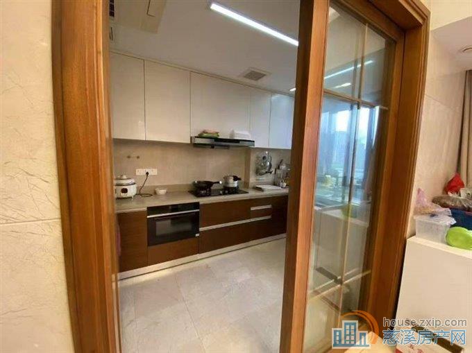 金仕华庭143平精装225万满2年