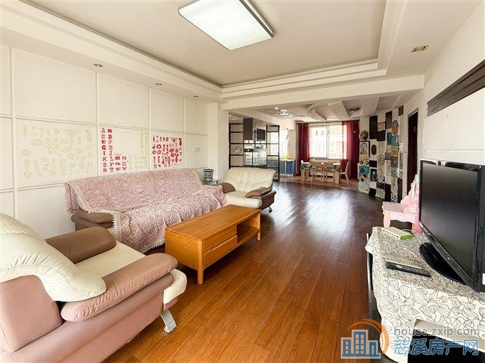 东兴苑北区128平98万精装修