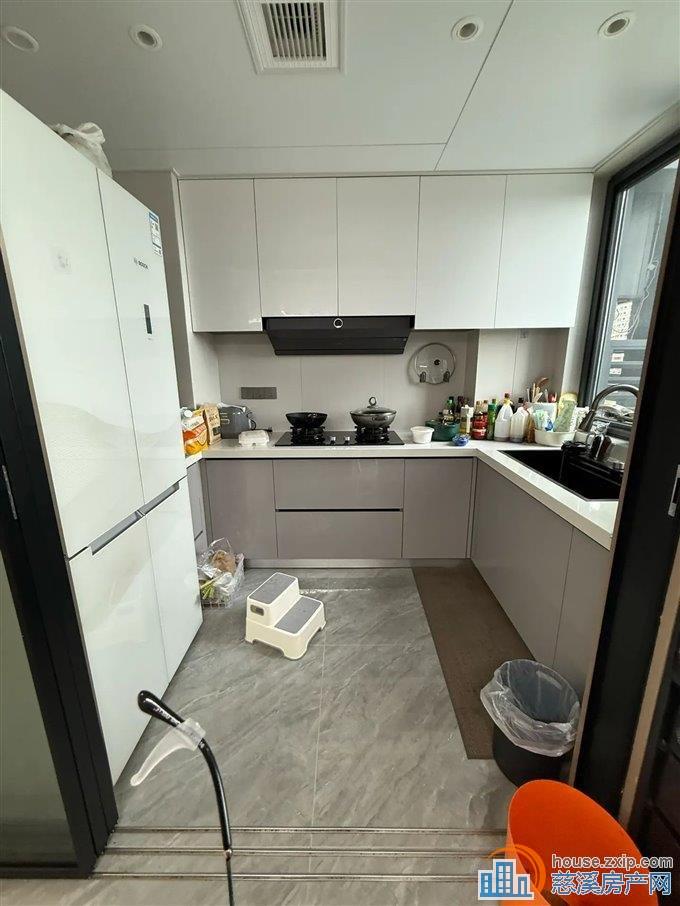 中交玉宸园 全新精装 带地暖 送露台