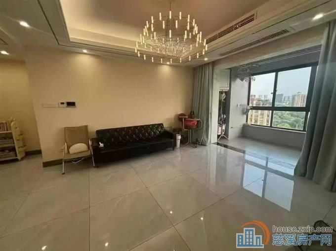 金仕华庭南区122平精装修192.8万