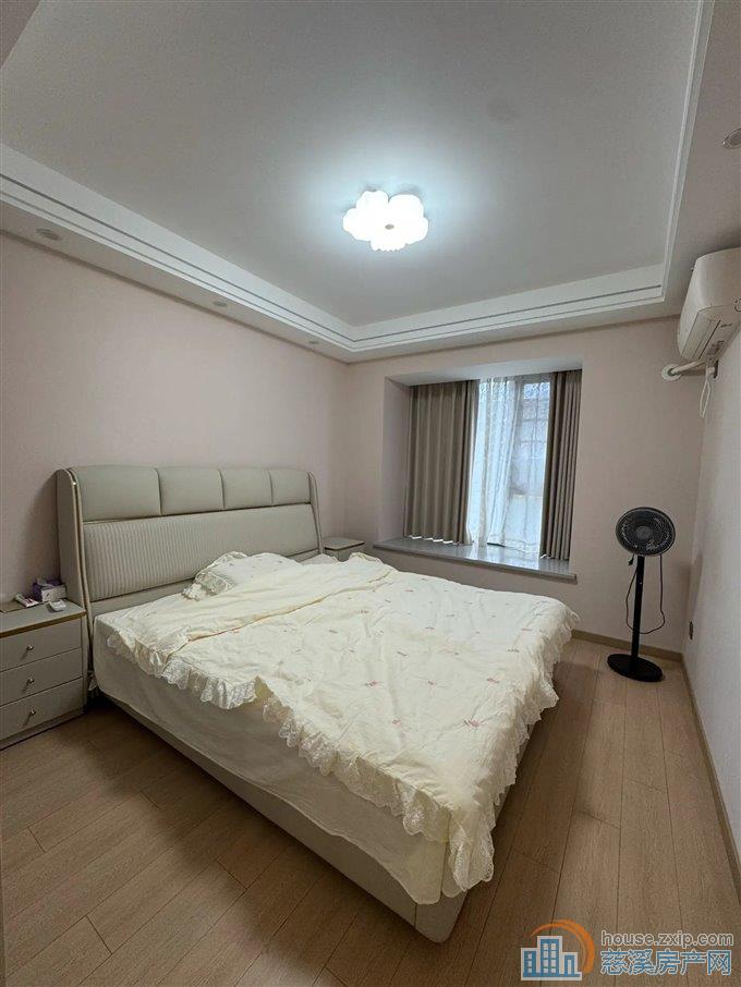 蔚蓝云图 精装 85平93.8万 东边套