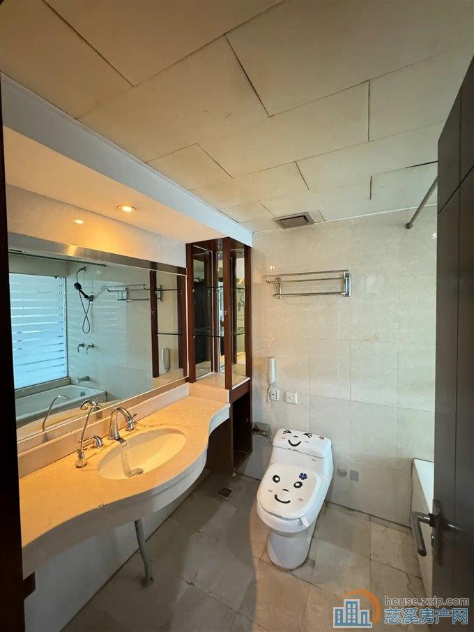  波斯曼国际酒店48平95.8万书包房