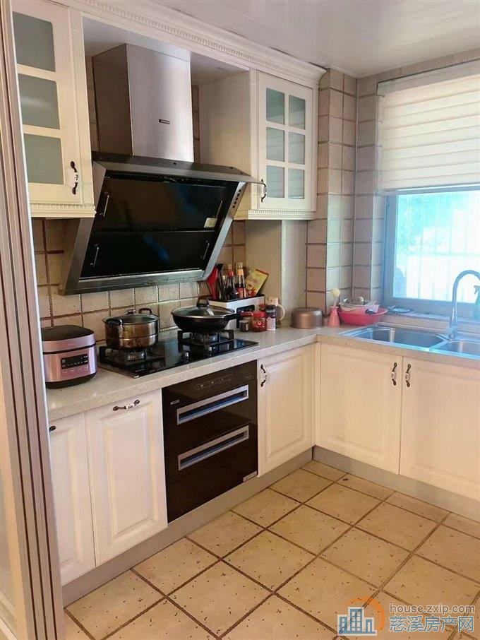 东兴苑北区稀缺1楼114平豪装拎包入住