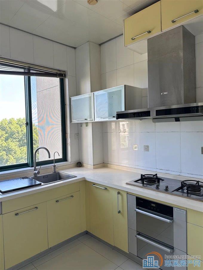 实验公寓 电梯房 精装 拎包入住