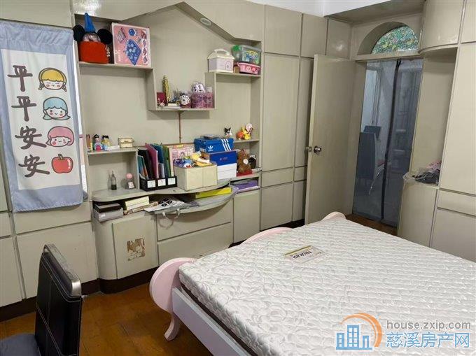 茜苑新村65平2楼精装修122.8万