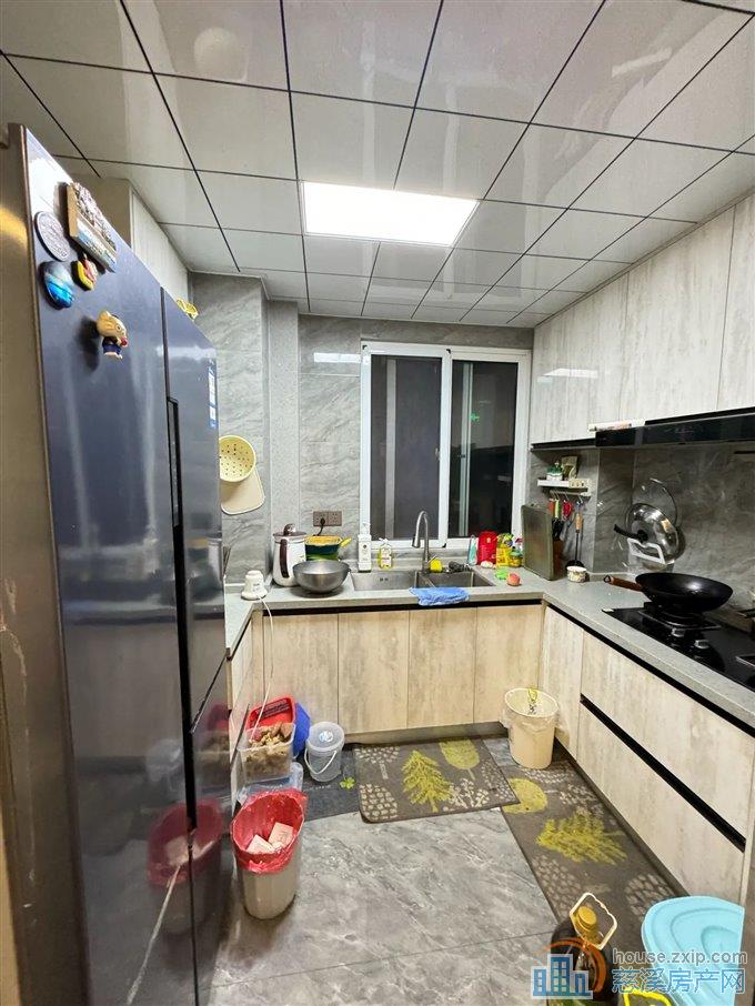 檀悦府101平172万文锦书包