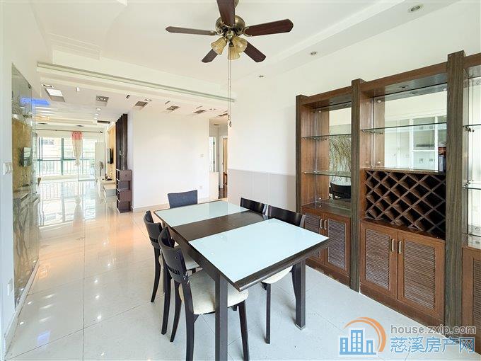 实验公寓166平162.8万实验书包