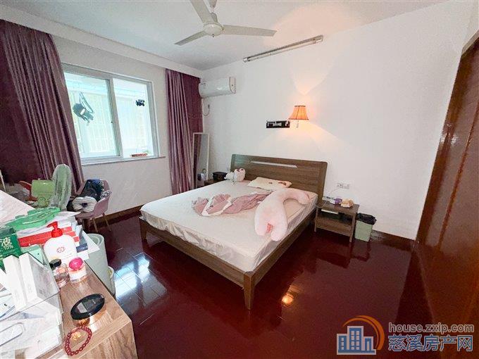 玲珑小区103平109万精装保养好