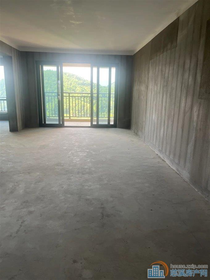 江滨之城    全天采光峙山庄园全景