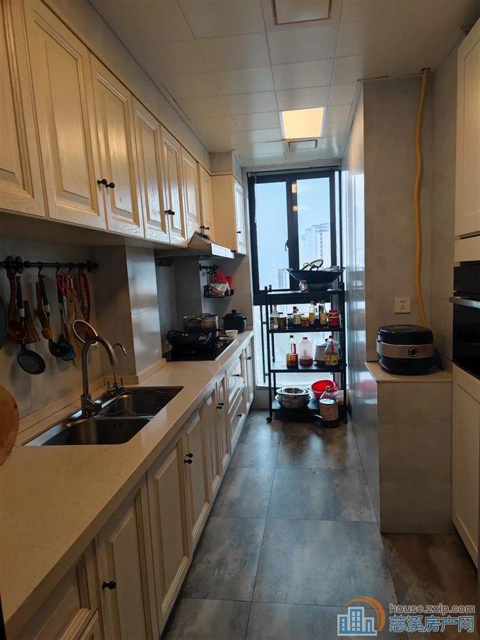 出售保利慈悦湾花苑131平132.8万