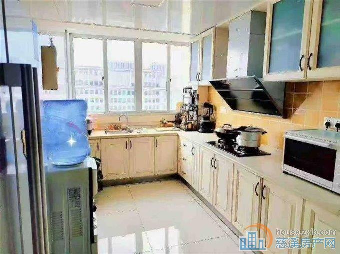 城市星光 带车位 158.8万