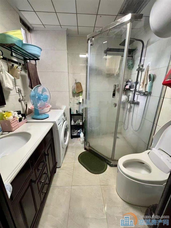 捡漏星光家园电梯85平＋储藏室精装