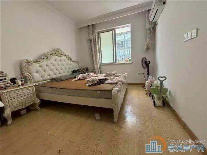 城东新村2楼东边套65平方架空层可读书