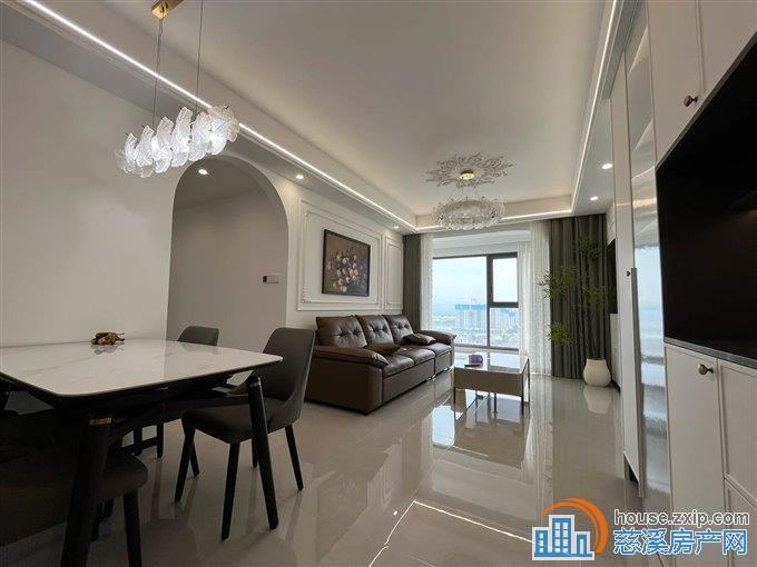 天安浔筑 精装没住过106平179.8万