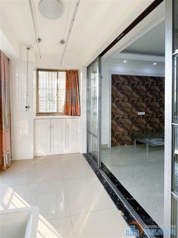 星光家园二期 电梯房 带车位 LW位置