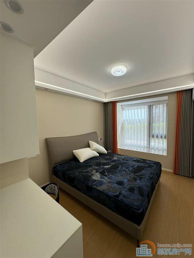 蔚蓝云图花苑 精装拎包入住70平90万