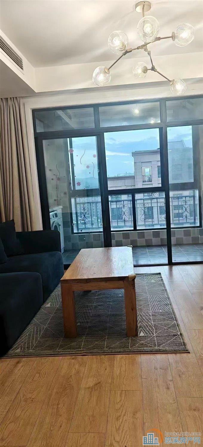 阳光城一期婚装101平朝南三间三室