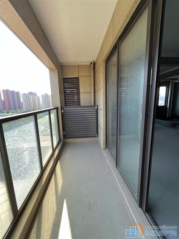 特价 盛泰嘉苑紧邻新城河 中间楼层