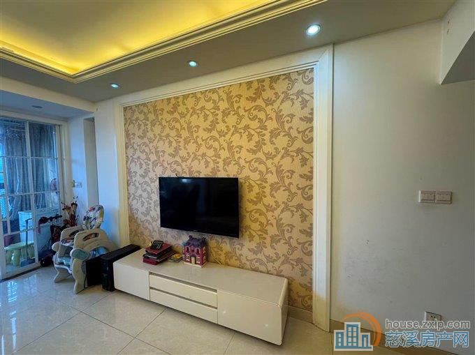 百合家园4楼89平方婚装基本没住67万