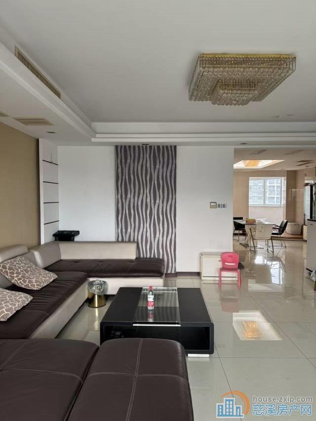 东方明珠小高层179平精装车位178万直