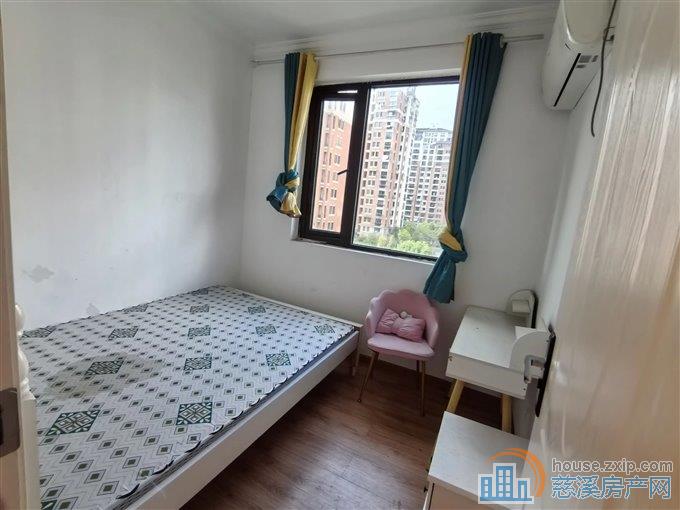出租青樾府1300元
