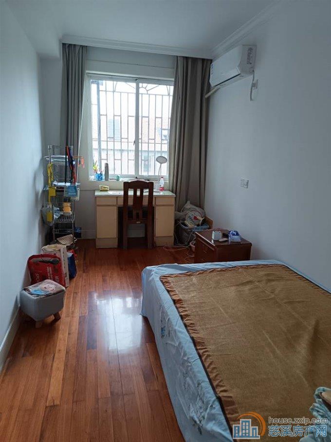 孙塘新村5楼115平三室二卫2000元