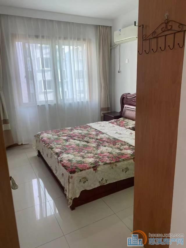 东兴苑2期3楼75平2室精装110万车位