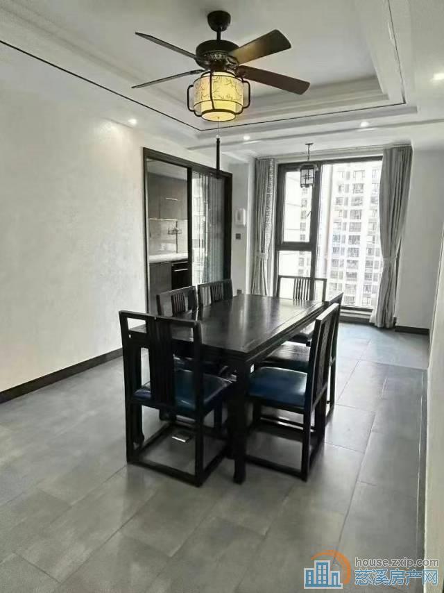  复地二期142平楼层佳东套精装158万