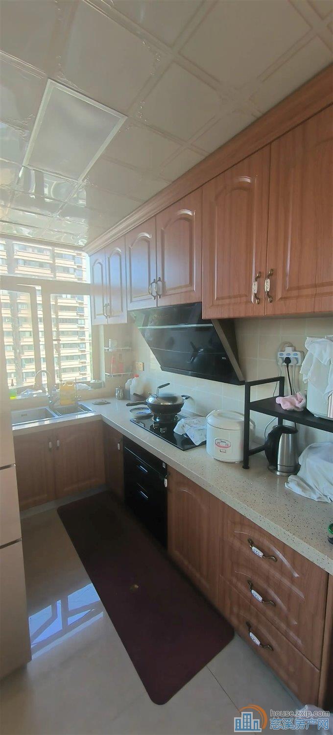 美莛花苑117平126万满五唯一带车位