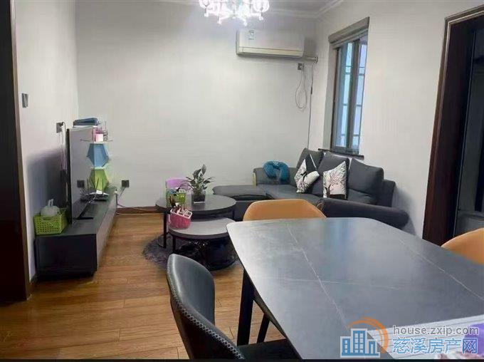 城东新村一楼66平架空层一个