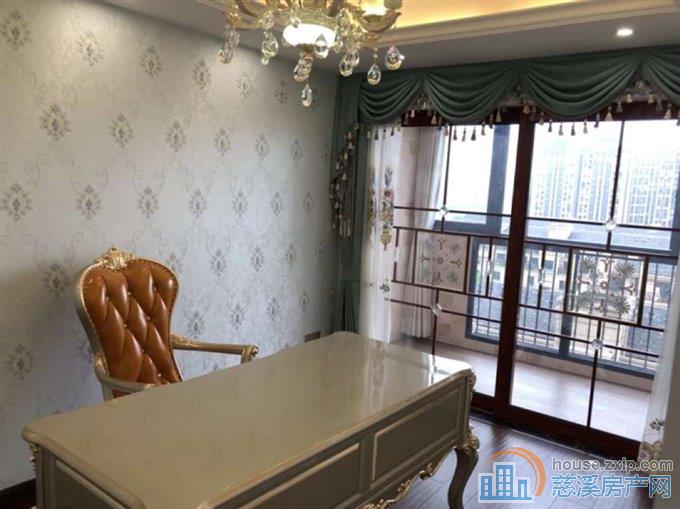 出租金色港湾小区12000元/月