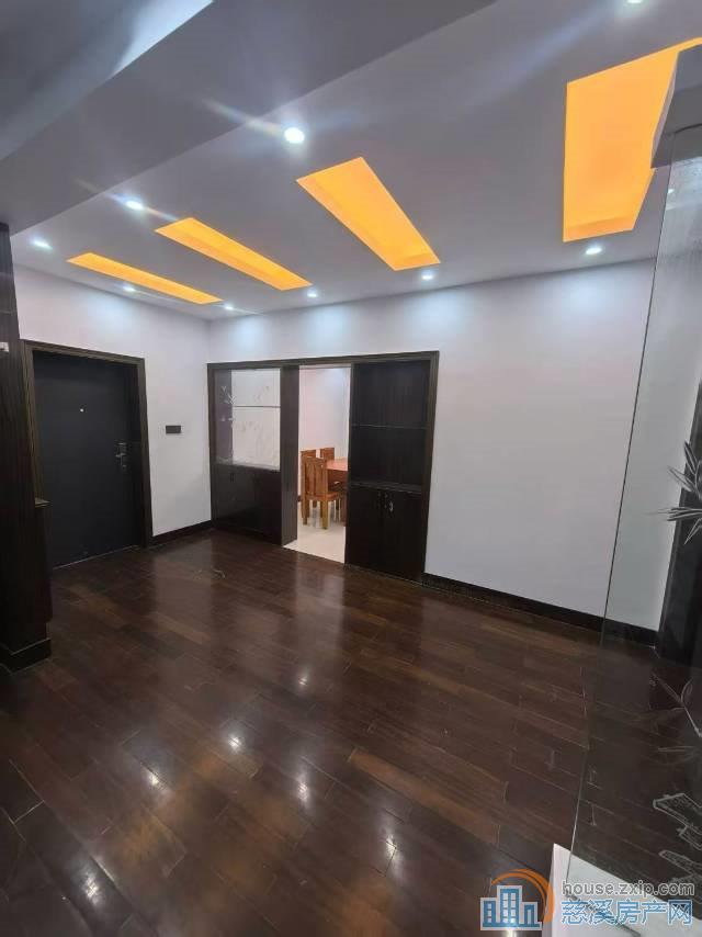 东方明珠恒温楼139平3室3000元带车位直