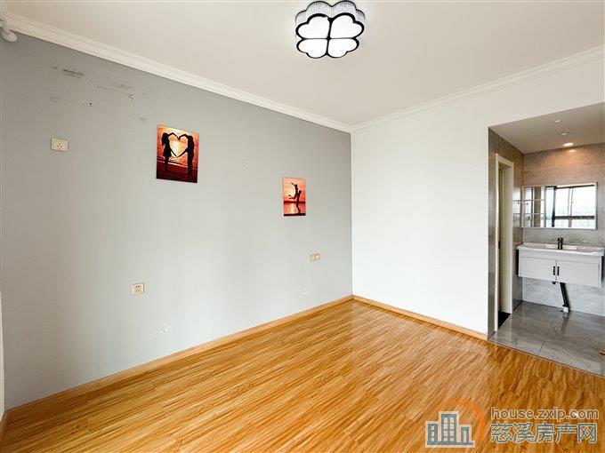 特价 悦华府 三开间朝南 河景房