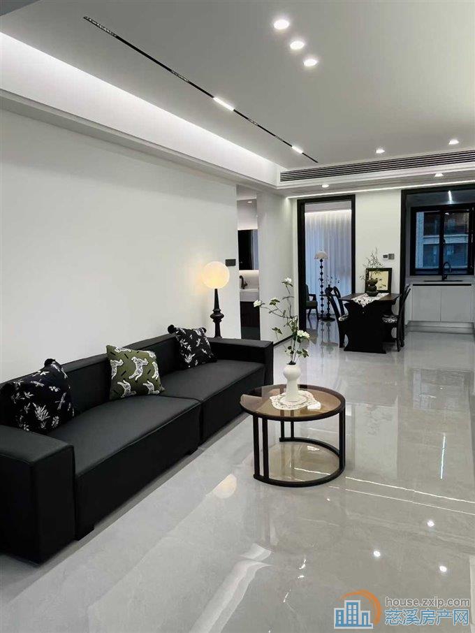 蔚蓝云图电梯洋房3室全新豪华装修直接钥匙