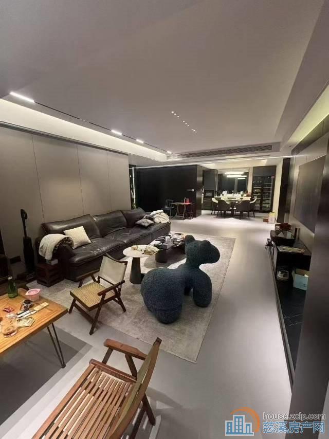 江岸臻园面积197平楼层佳368万