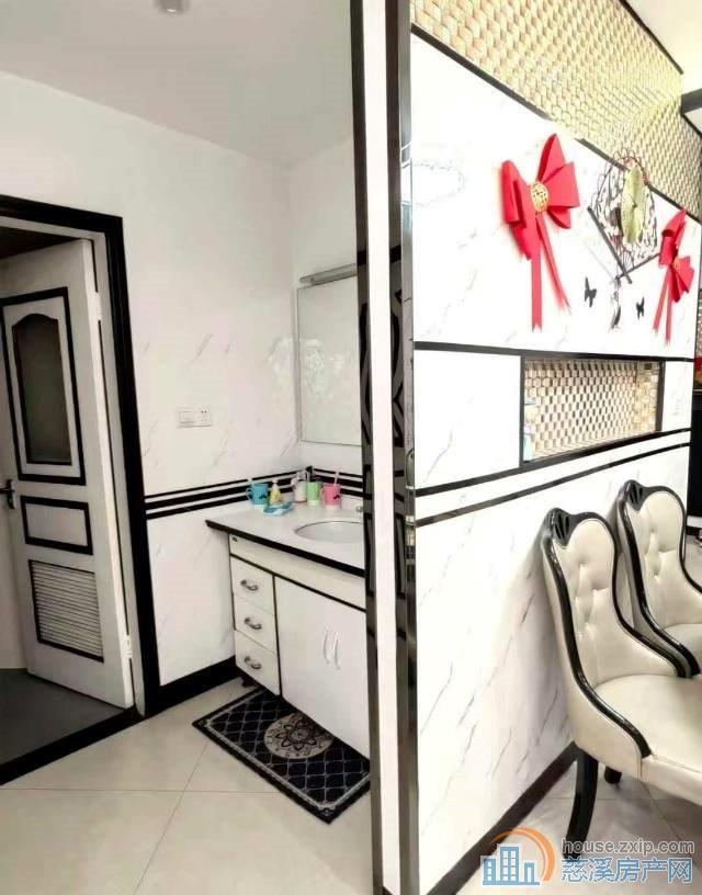 缔景湾 136平+超大露台+车位 精装